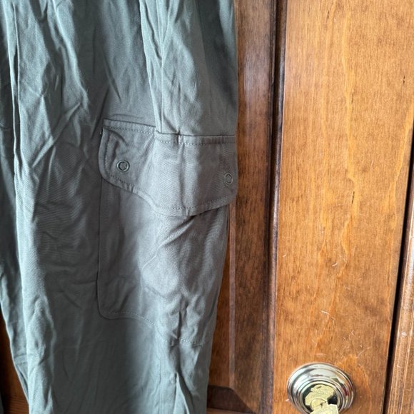 NWT Torrid Olive Cargo Pocket Jogger Size 2 (18-20) - Picture 5 of 12
